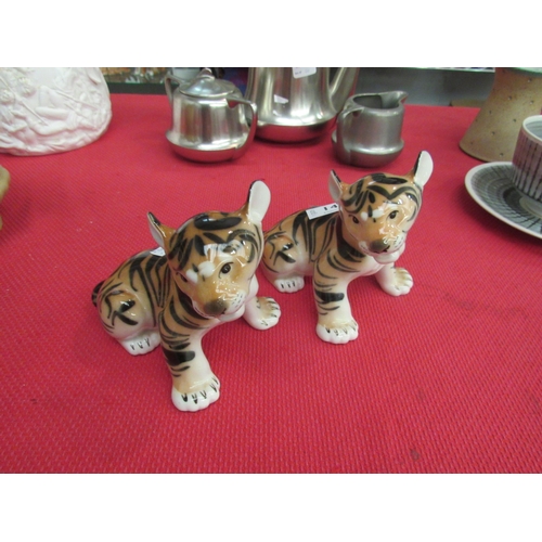 1449 - Two USSR seated figures of tigers