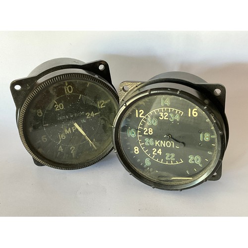 5443 - A WWII era British aircraft airspeed indicator IXE 6A/585, dated 43, finger a/f, as used in Bristol ... 