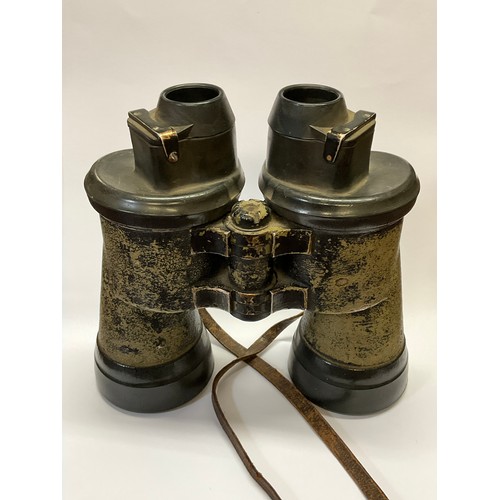 5051 - A pair of WWII German 7x50 Kriegsmarine U-boat / submarine type binoculars, fixed focus, marked 8863... 