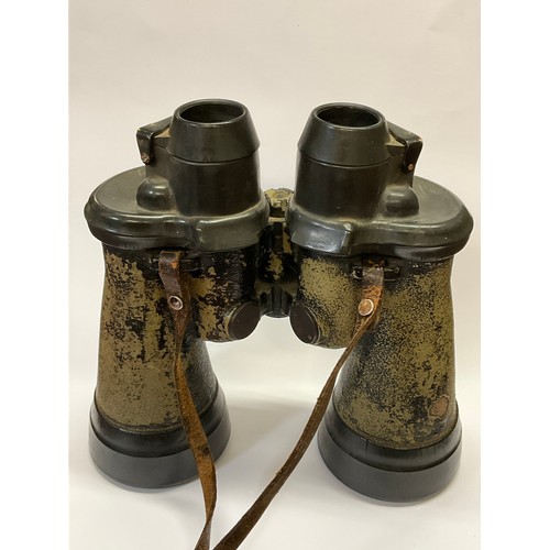 5051 - A pair of WWII German 7x50 Kriegsmarine U-boat / submarine type binoculars, fixed focus, marked 8863... 