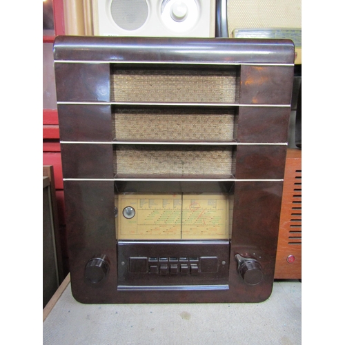 7001 - An Ekco model A21 table top valve radio in brown Bakelite case, serial number 3776. C.1945