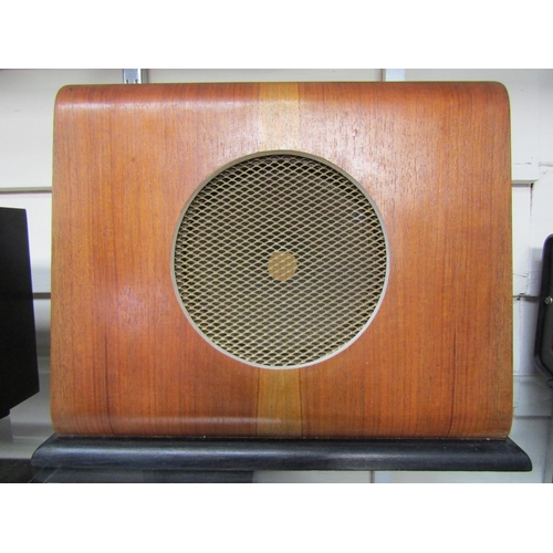 7009 - A 1950's Richard Allan Radio LTD 'Bafflette' loudspeaker in walnut veneered wooden case