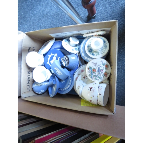 1196 - A box of Wedgwood ceramics, jasperware, etc