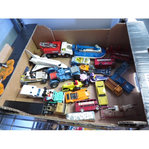 1251 - A selection of die-cast vehicles including Dinky, Corgi and Matchbox       (R) £10