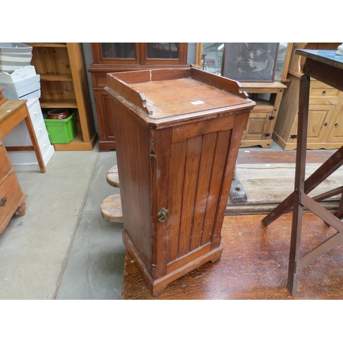 2332 - A Victorian pitch pine pot cupboard