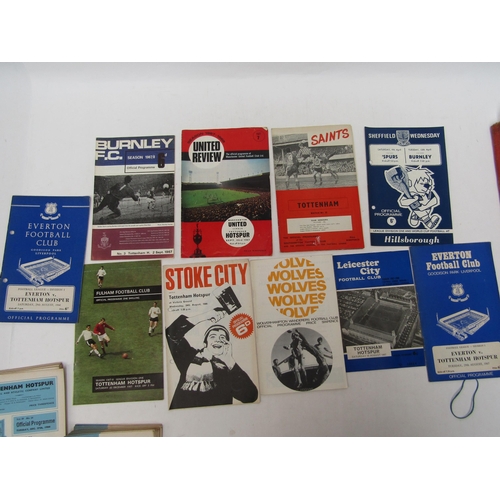 4220 - A collection of Tottenham Hotspur F.C autographs and programmes 1960's, comprising a scrap album of ... 