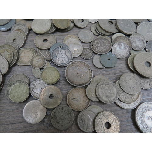 9022 - A collection of mainly foreign coinage from 19th/20th Century