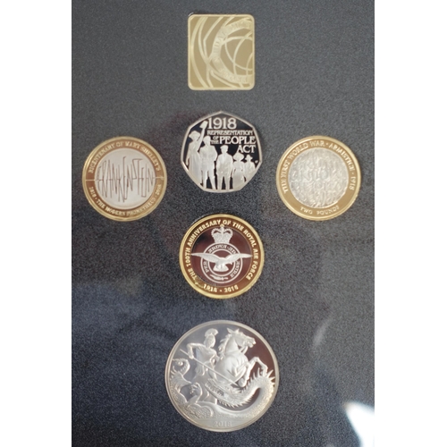 9095 - A Royal Mint 2018 cased United Kingdom Proof coin set