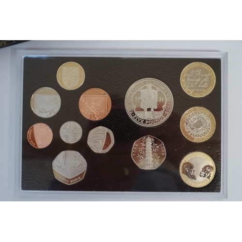 9097 - A Royal Mint boxed 2009 Proof coin set including the Kew Garden 50p