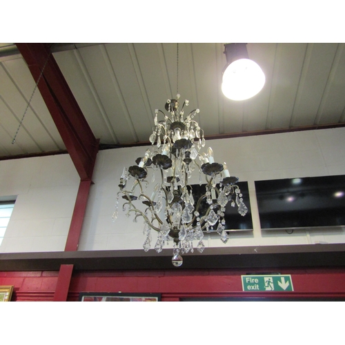 4421 - A large chandelier a/f