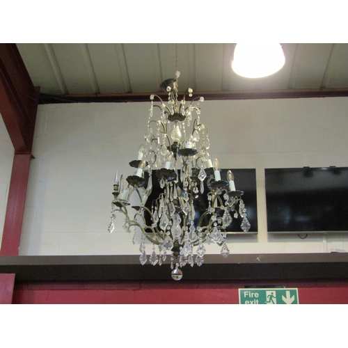 4421 - A large chandelier a/f