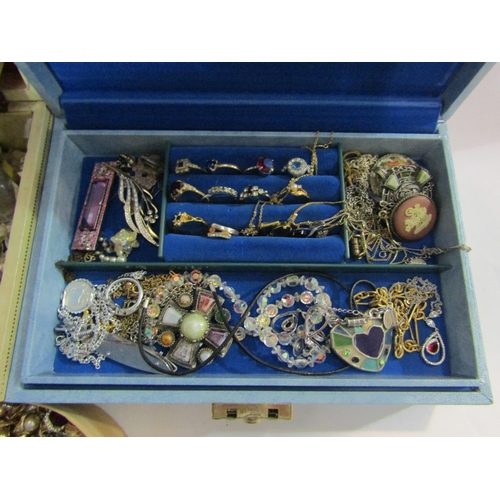 4291 - A quantity of bijouterie including earrings, necklaces, brooches, cased and non-cased