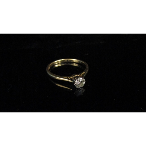 6187 - An 18ct gold diamond solitaire 0.25ct approx. Size M, 1.9g