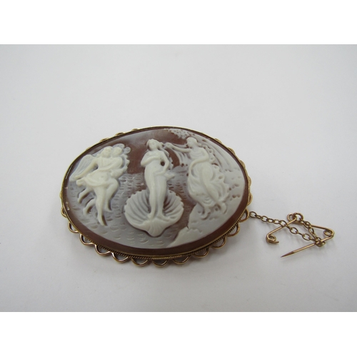 6227 - A 9ct gold oval carved shell cameo brooch of Venus, 3.8cm x 5cm        (R) £70