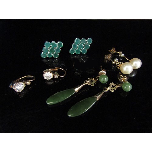 6207 - Five pairs of earrings including jade drops, etc             (E) £30-40