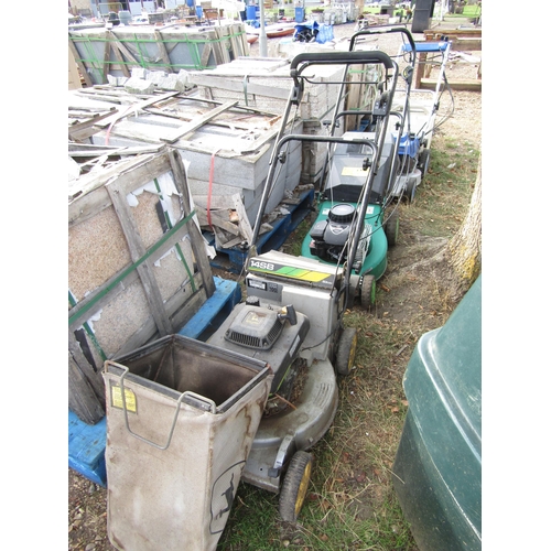 3259 - A John Deere mower with collector