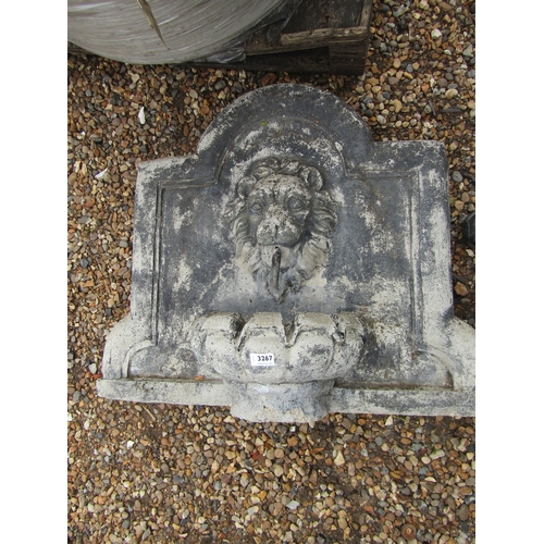 3267 - A composition lion mask wall water feature     (E) £30-40