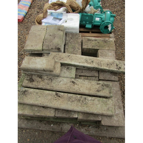 3271 - A pallet of mixed concrete edging, slabs and blocks