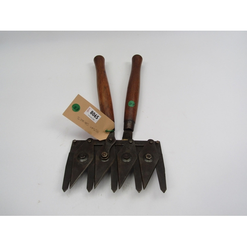 8065 - A pair of Astor garden shears