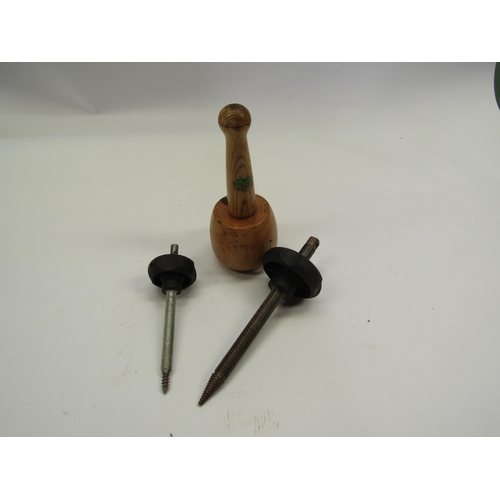 8091 - Two carvers screw clamps and Henry Taylor mallet     (R) £10