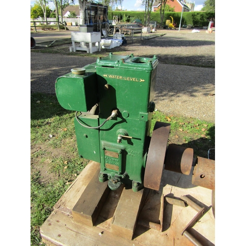 8376 - A Lister I-1062 stationary engine with handle