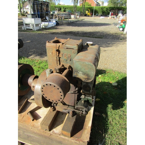 8377 - A Lister 'D' stationary engine with handle