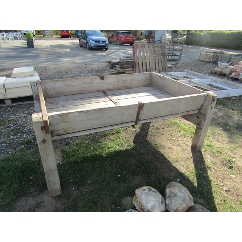 8451 - A rustic pine legged manger, 72