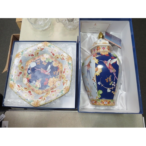 A limited edition Spode Java hexagonal charger, a ginger jar, allover