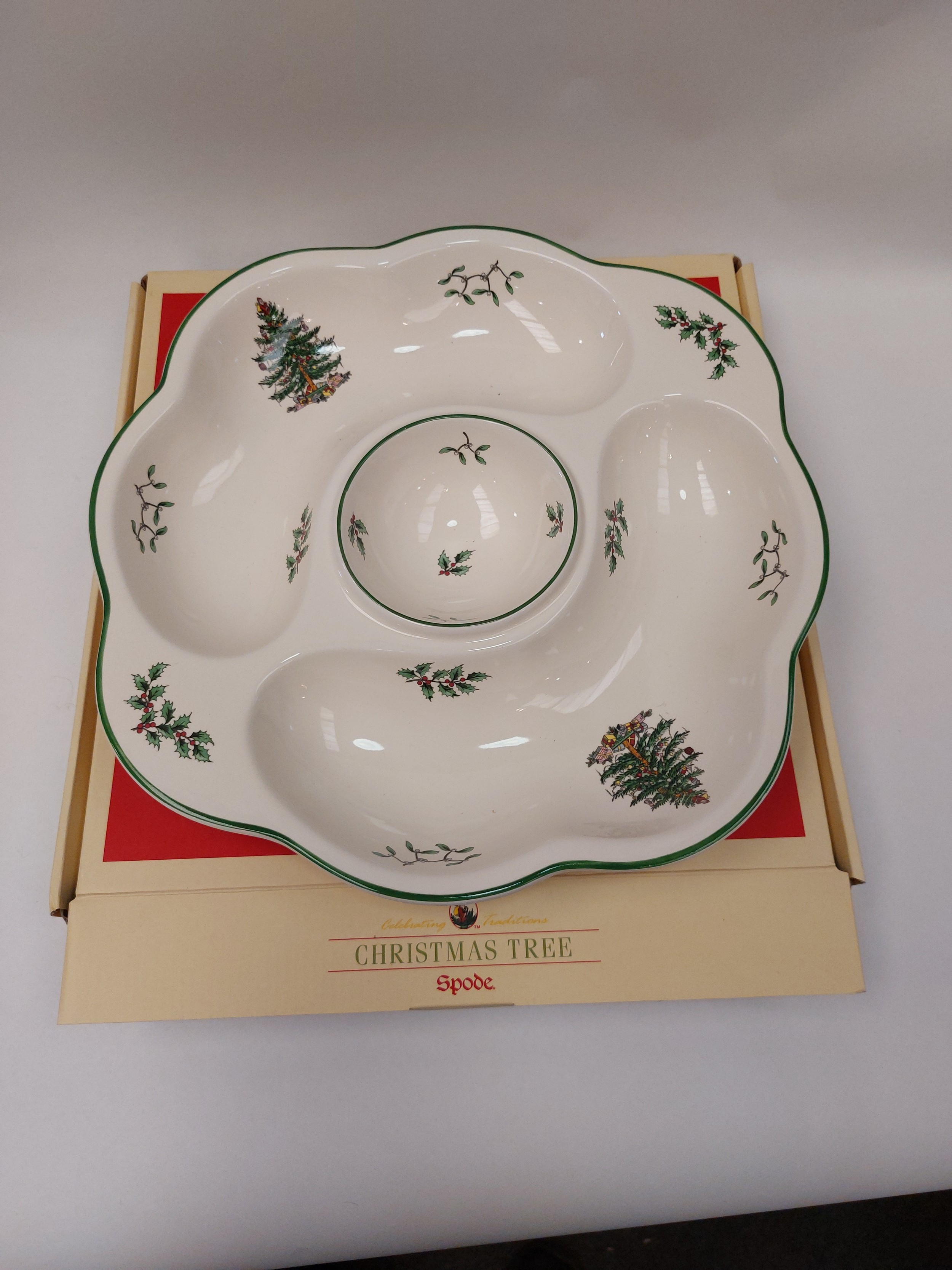 A limited edition Spode Java hexagonal charger, a ginger jar, allover