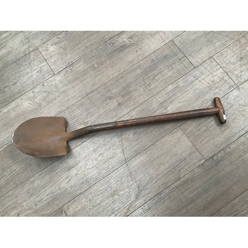 5020 - A WWII shovel, dated 1942