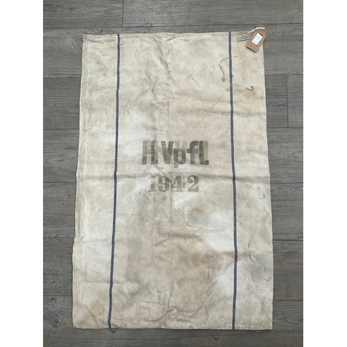 5028 - A WWII Luftwaffe 1942 dated ration sack