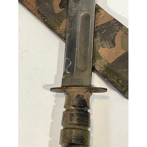 5285 - A mid-20th Century US fighting knife