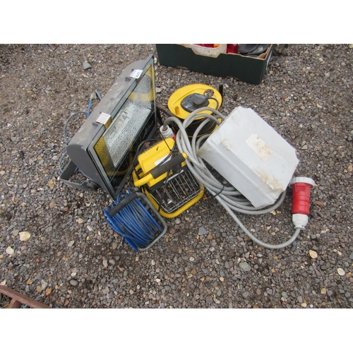 3378 - A heavy duty refrigeration lorry cable , an external electrical box, lead lights and extension leads... 