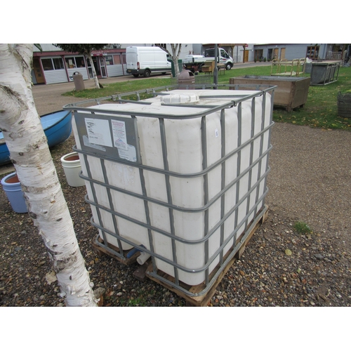 3447 - A 1000 litre IBC water container with tap