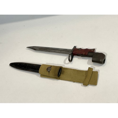 5346 - A WWII British No. 7 Mk. I bayonet with swivel action, with scabbard and canvas belt frog