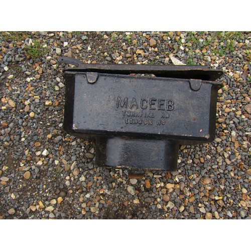 3488 - A cast iron cistern by Maceeb