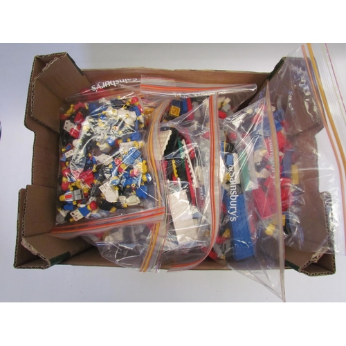 7082 - A collection of loose Lego including locomotive, figures, Technic motorbike, boat, blocks, base plat... 