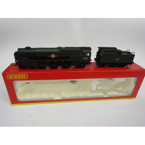 7394 - A boxed Hornby 00 gauge TMC64 BR Merchant Navy Line Class (Re-Built) No. 35022 