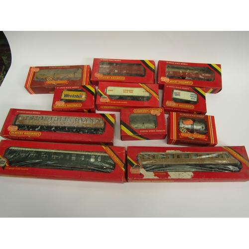 7424 - A collection of boxed Hornby model railway 00 gauge rolling stock coaches and wagons and a Colour Li... 