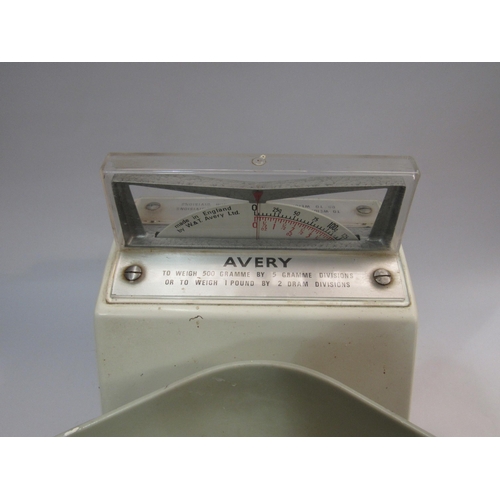 4281 - A set of vintage Avery shop scales   (E) £10-20