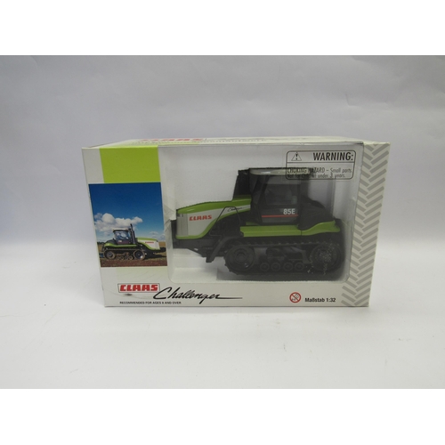 7240 - A boxed Norscot 1:32 scale diecast Claas Challenger 85E tractor