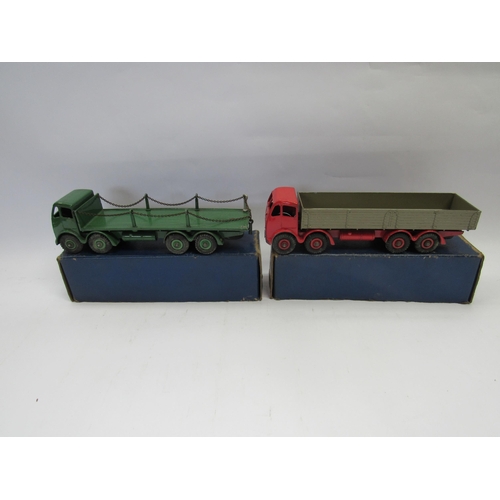 7252 - Three Dinky Toys diecast trucks to include 905/505 green Foden Flatbed Truck with chains (damage to ... 