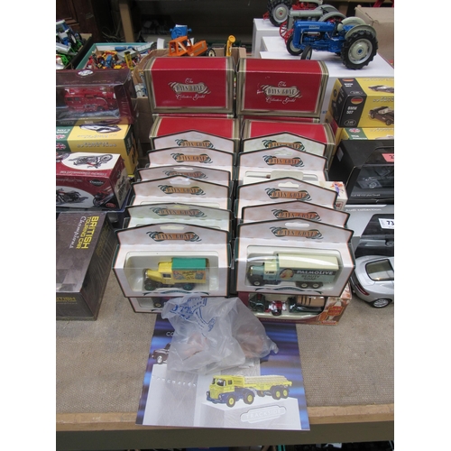 7363 - A collection of boxed Lledo Days Gone and Days Gone Collectors Guild diecast vehicles (34)