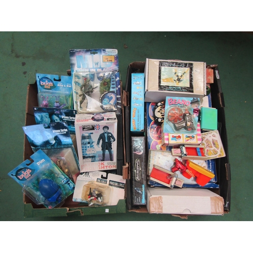 7074 - Assorted toys and action figures including Men In Black, A Bugs Life, Small Soldiers etc (boxes fade... 