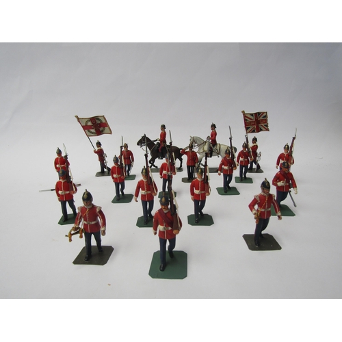 7181 - A collection of lead figures of Victorian era British scarlet red military servicemen including rifl... 