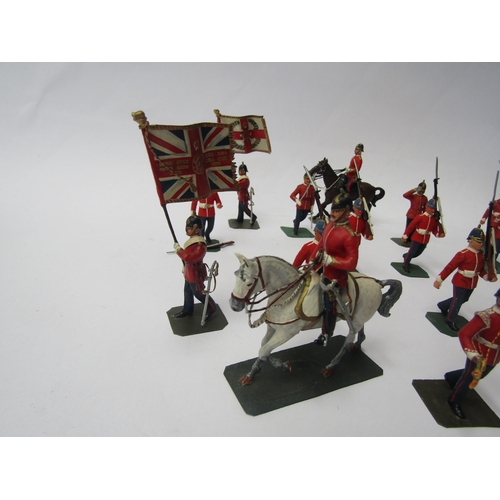 7181 - A collection of lead figures of Victorian era British scarlet red military servicemen including rifl... 