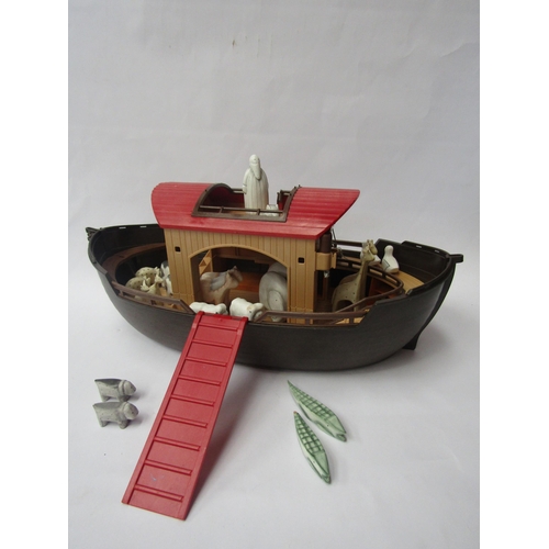 7193 - A Playmobil Noah's Ark together with Noah and a quantity of wooden animals      (R) £15