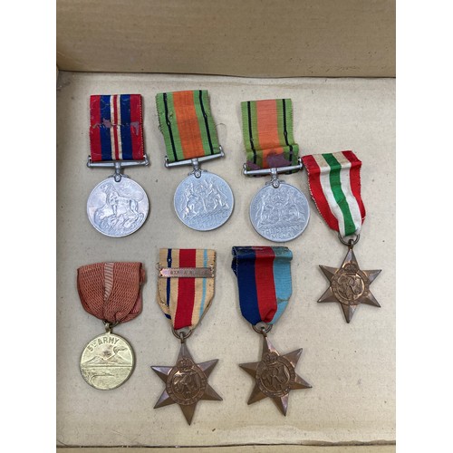 5374 - A quantity of WWII medals including 5th Army medal and Africa star with 8th Army bar etc to FRANK JE... 