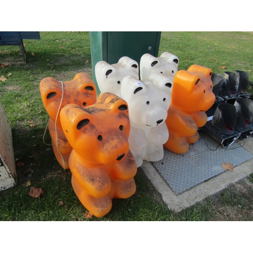 3581 - Six outdoor lights in the form of bears.  DTI Failure: Please see information pages