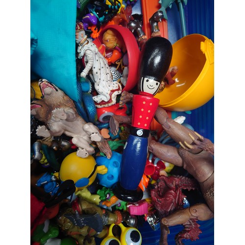 7072 - A box of assorted toys including Morph, together with a quantity of HexBug track